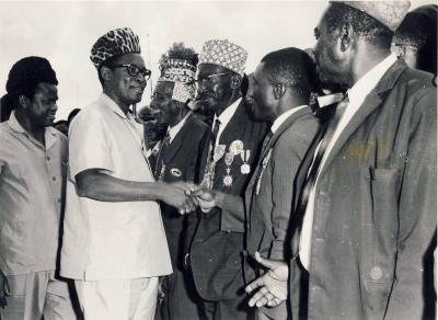 Joseph Mobutu et E. Tshisekedi à Mbuyi-Mayi le 3 mars 1967
